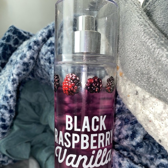 Black raspberry vanilla bath and body works set - Picture 2 of 4